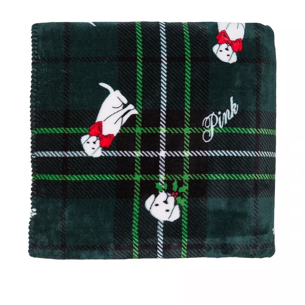 NWT VICTORIA'S SECRET
Cozy Logo Blanket